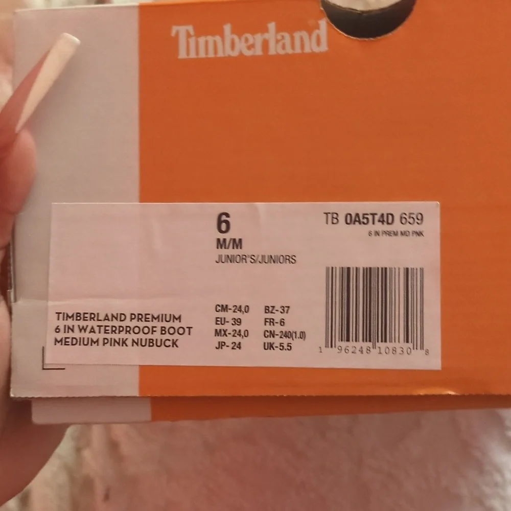 Pink Timberlands - Picture 4 of 4
